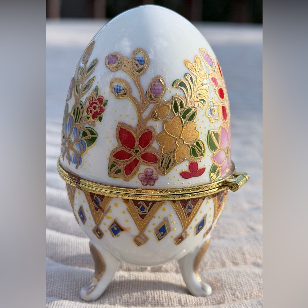 Vintage Decorative Porcelain Floral Egg Trinket Box, 4”H, EUC - Picture 3 of 5